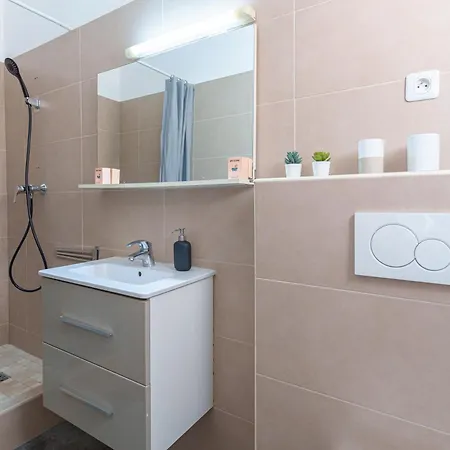 Le Cocon - Hypercentre Antibes, Netflix, Clim דירה *